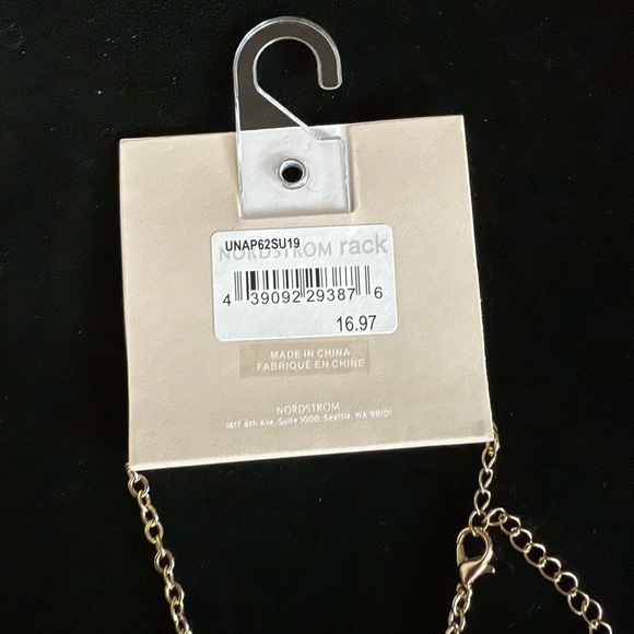 14th & Union Elegant Gold tone and White Teardrop Necklace - Picture 4 of 4